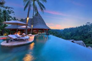 Bali septembar promocija - 8 dana / 7 noći od 755 €! Drugi laskavi nazivi za ovu čarobnu zemlju su “Ostrvo bogova” ili “Poslednji raj na zemlji.”