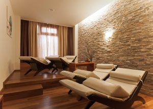 Spa & Wellness je istinski užitak posle napornih poslovnih i porodičnih obaveza. Uživajte u čarima Spa & Wellness hotela u Mađarskoj ili Sloveniji.